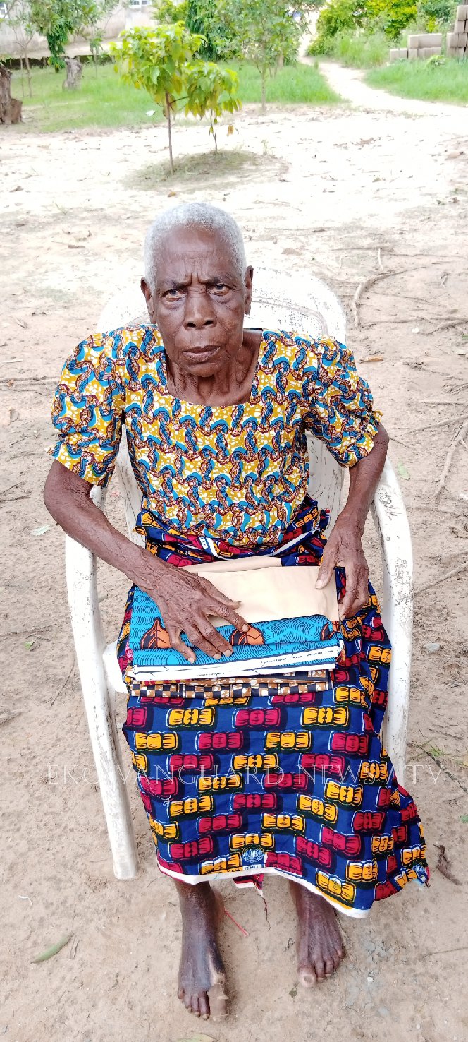 Breaking News: Mr. Kinix Ajiks, founder of KGA visit Mrs. Lovina Ogbogidi,  91 years old grand mummy in Famgbe Community, Yenagoa Bayelsa State. – EKO  VANGUARD NEWS / TV